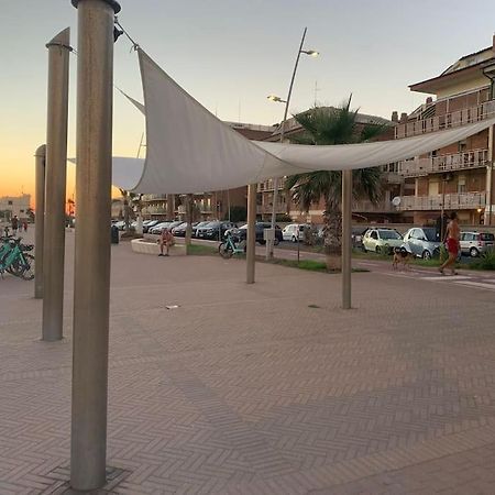 Appartement Bilocale A Due Passi Dal Porto E Dal Mare à Ostie Extérieur photo
