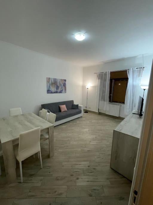 Appartement Bilocale A Due Passi Dal Porto E Dal Mare à Ostie Extérieur photo